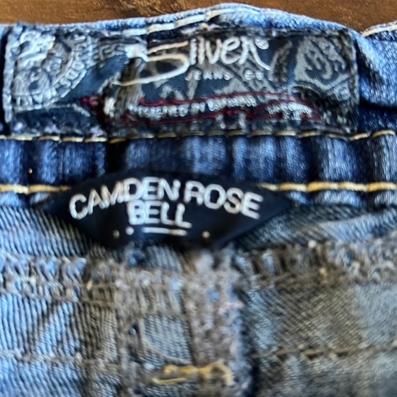 (26”) Silver Short Shorts - Picture 5 of 10